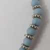 Licht blauwe en zilver kralen rek armband
