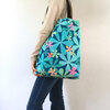 Tas met groene bloemenprint