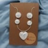 Glanzende Parelwitte Oorbellen en Ketting Set met Hartvormige Hanger