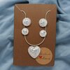 Glanzende Parelwitte Oorbellen en Ketting Set met Hartvormige Hanger