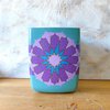 Handbeschilderde glazen vaas, turquoise met drie kanten