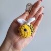 Gehaakte sleutelhanger 'Original bee'