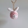 Gehaakte sleutelhanger 'Pink & white'