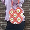 Gehaakte tas 'Coral daisy'