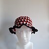 Gehaakte bucket hat 'Darling devil'