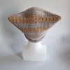 Gehaakte muts 'Tan & light grey'