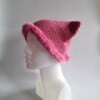 Gehaakte muts met imitatiebont 'Barbie pink'