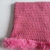 Gehaakte muts met imitatiebont 'Barbie pink'