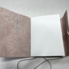 Hand gebonden boek met flexibele licht roze omslag