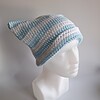 gehaakte muts 'Baby blue & white'