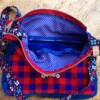 Blauw rode tas met geborduurde theepot