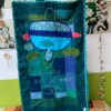 Blauw wandkleed met grappige vogel