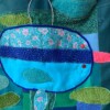 Blauw wandkleed met grappige vogel