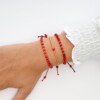 Elegante armband met rode howliet kralen en gouden accenten, voor vrouwen en mannen, ideaal als cadeau, maat verstelbaar 15-21 cm, ideaal als cadeau