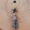 Elegante klassieke oorbellen in zwart en goud voor haar. cocktailparty mode!