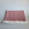 Gehaakte muts met imitatiebont 'Pink & white'
