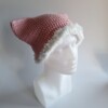 Gehaakte muts met imitatiebont 'Pink & white'