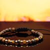 Tijgeroog armband met 14 karaat gouden kralen van 2,5 mm, voor vrouwen en mannen, maat verstelbaar 15-21 cm, ideaal als cadeau