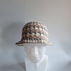 Gehaakte bucket hat 'Neutral nudes'