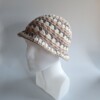 Gehaakte bucket hat 'Neutral nudes'