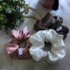 Satijnen scrunchie elastiek