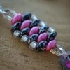 Stralend & Vrolijk, roze oorbellen met kristallen hartjes, perfect voor Valentijns dag