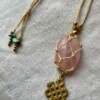 Tibetaanse knoop macrame rozenkwarts ketting