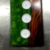 Waxine licht houder walnouthout en epoxy groen