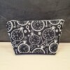 Handgemaakte toilettas / make-up tas Timeless met vintage klokken print