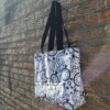 Dubbelzijdige shopper tas met Timeless print – stijlvol & praktisch