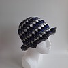 Gehaakte bucket hat | Donkerblauw, wit, grijs en zwart