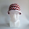 Gehaakte bucket hat 'Sassy Valentine'