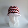 Gehaakte bucket hat 'Sassy Valentine'