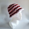 Gehaakte bucket hat 'Sassy Valentine'