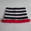 Gehaakte muts met imitatiebont 'Black, white & pink'