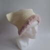 Gehaakte muts met imitatiebont 'Cream & light pink'