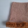 Gehaakte muts met imitatiebont 'Dusty pink & brown'