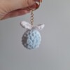 Gehaakte sleutelhanger 'Light blue & white bee'