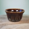 Handgedraaide steengoed keramiek pot met diverse kleuren
