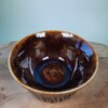 Handgedraaide steengoed keramiek pot met diverse kleuren