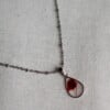 Ketting 45cm zilver met droogbloem rood