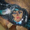 Erfgoed & Traditie, otter totem ketting met beadwork geïnspireerd door Native American cultuur