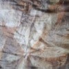 Sjaal van Pongee zijde, afmeting 180 x 90 cm. Ecoprint, gekleurd met ijzer en henna
