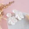 Alexia- Statement oorbellen met 2 bloemen