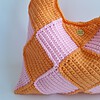 Gehaakte checker handtas 'Light pink & orange'