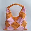 Gehaakte checker handtas 'Light pink & orange'