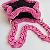 Gehaakte tas 'Black & pink furry star'