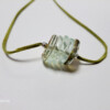 Halsketting van gerecycled glas