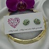 Handgemaakte epoxy oorstekers 'kiezel' - mint glitter