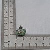 Handgemaakte epoxy oorstekers 'kiezel' - mint glitter